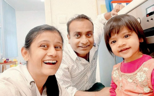 Ariha Shah with her parents